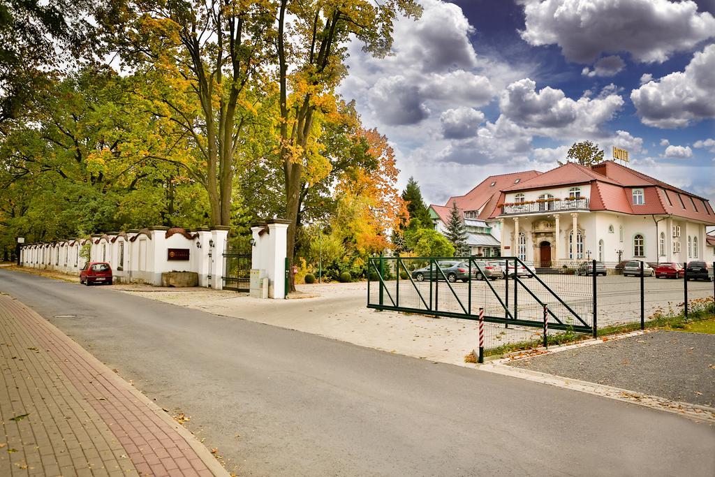 Hotel Garden Boleslawiec  Εξωτερικό φωτογραφία
