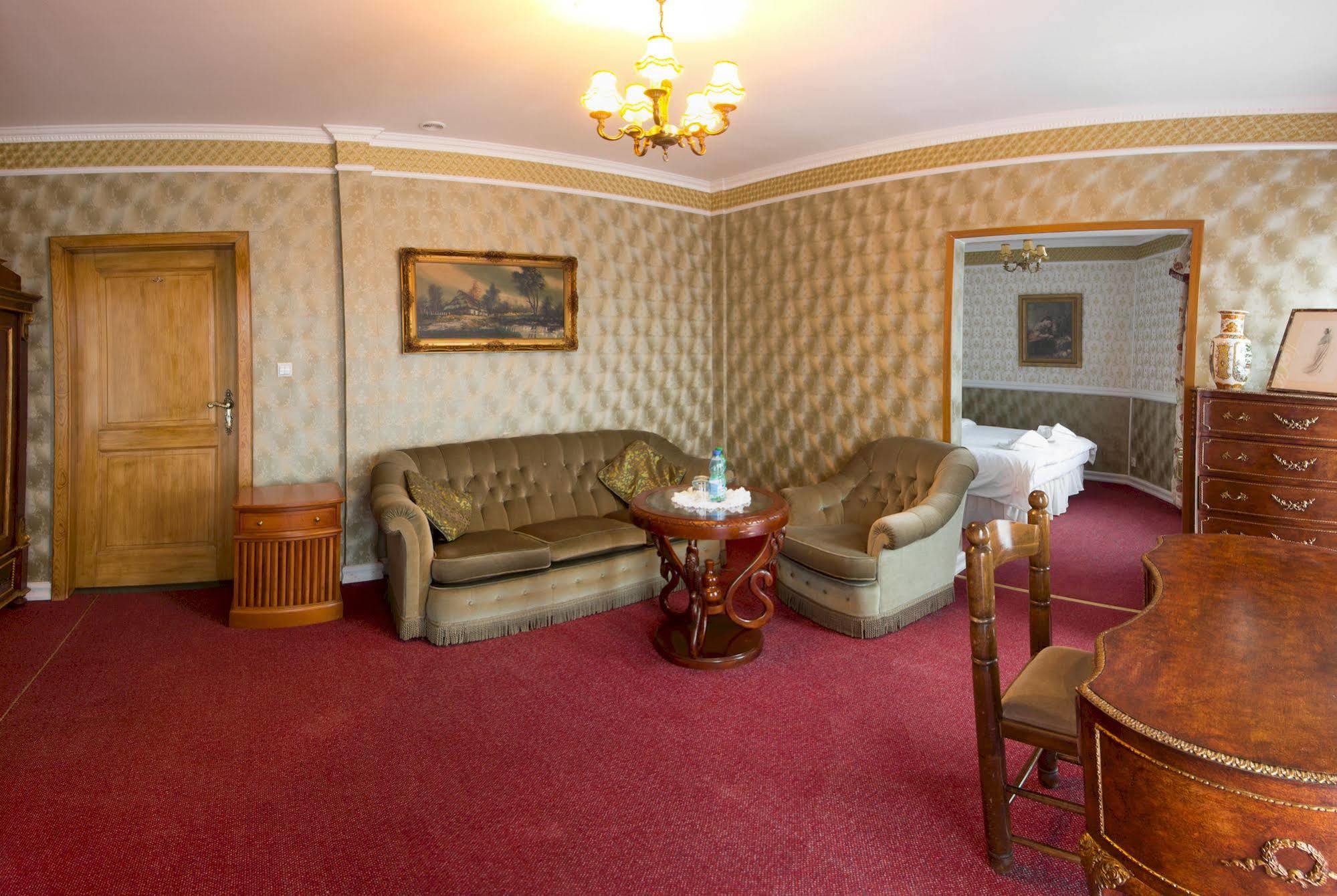 Hotel Garden Boleslawiec  Εξωτερικό φωτογραφία